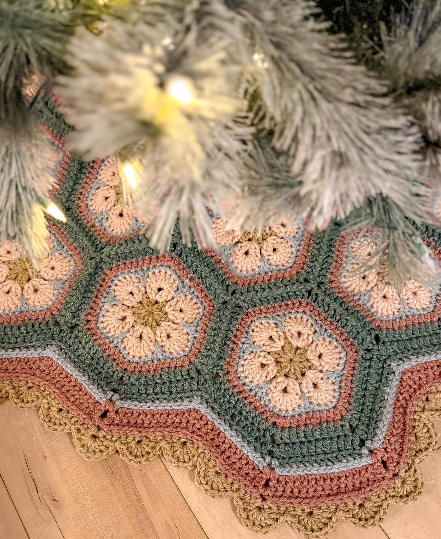 **PATTERN** Holiday Bloom Christmas Tree Skirt