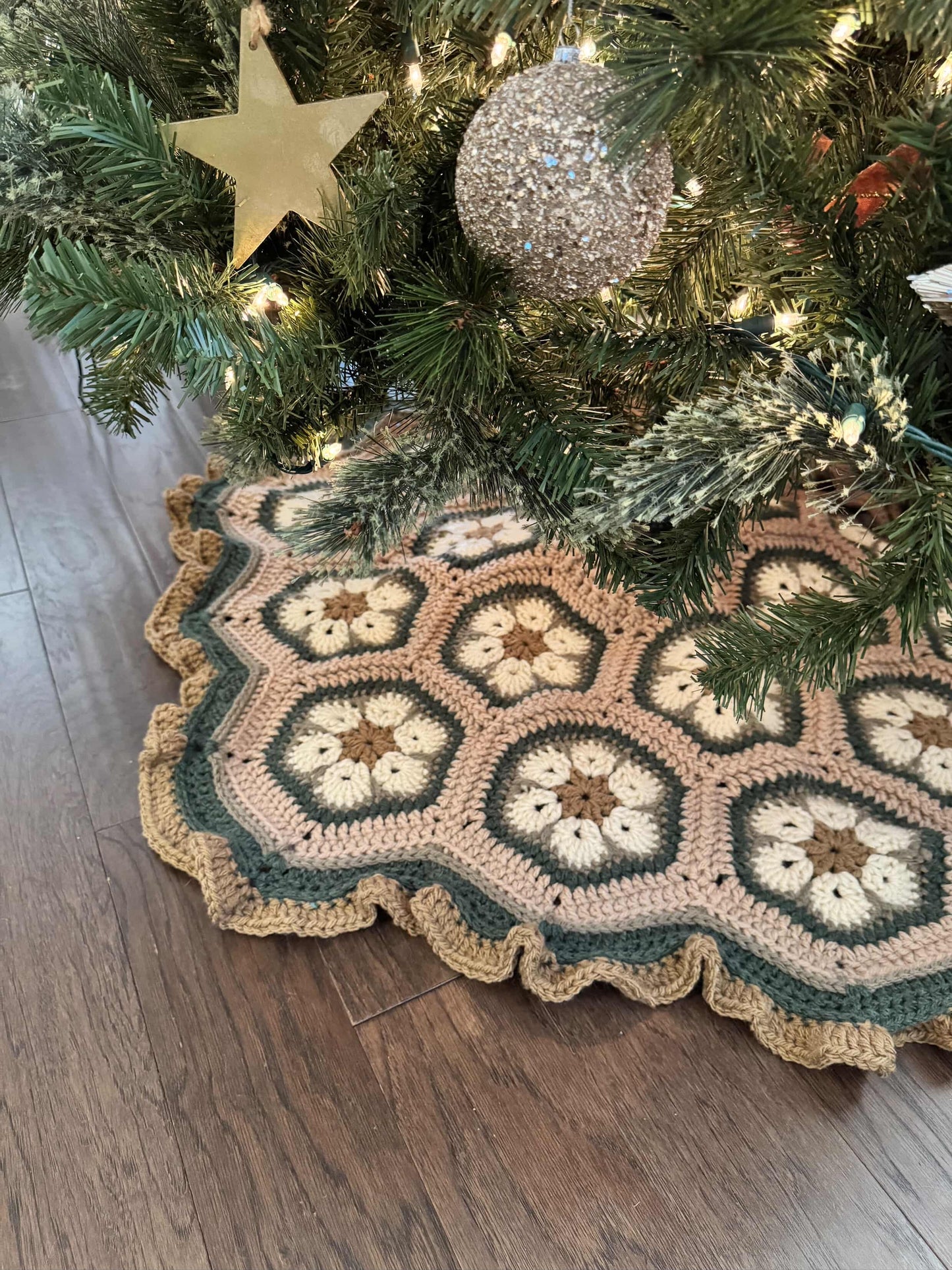 **PATTERN** Holiday Bloom Christmas Tree Skirt