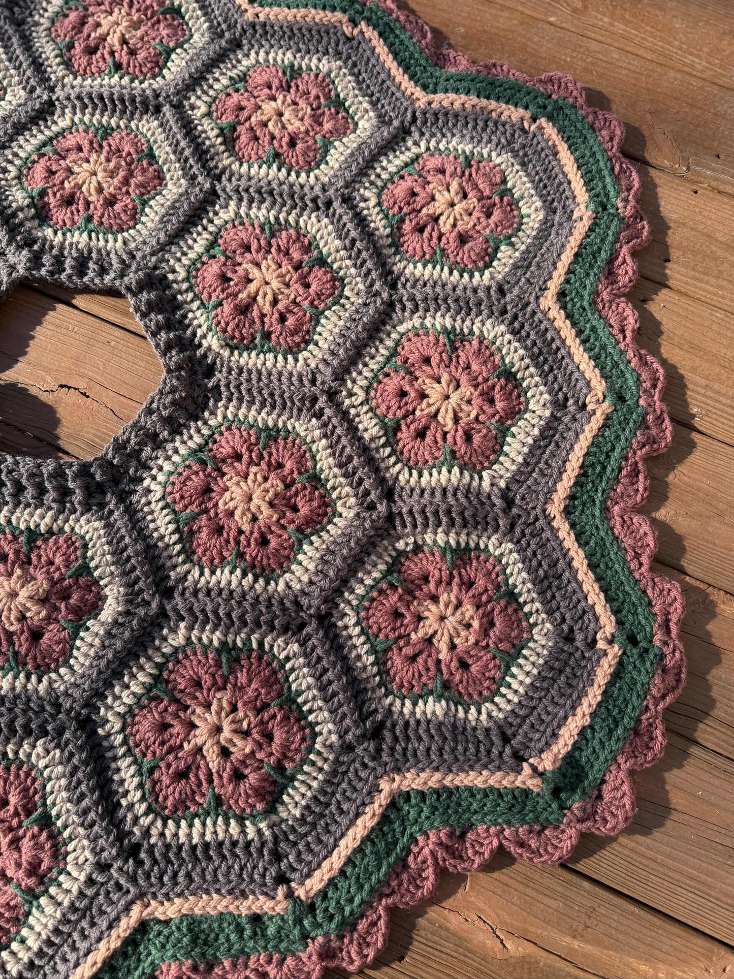 **PATTERN** Holiday Bloom Christmas Tree Skirt