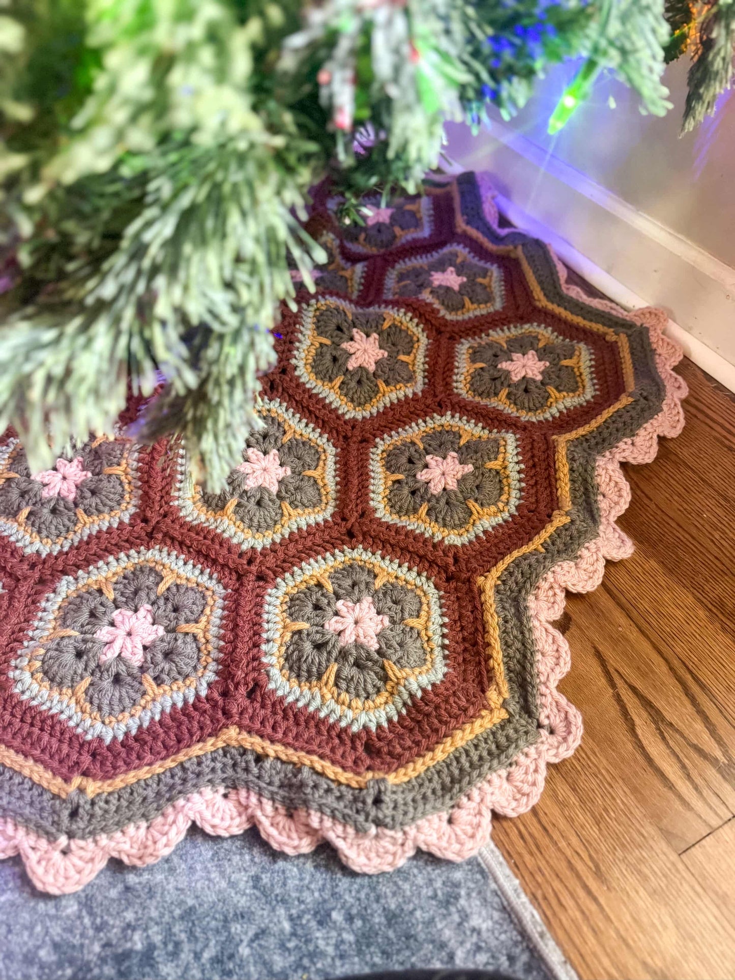 **PATTERN** Holiday Bloom Christmas Tree Skirt