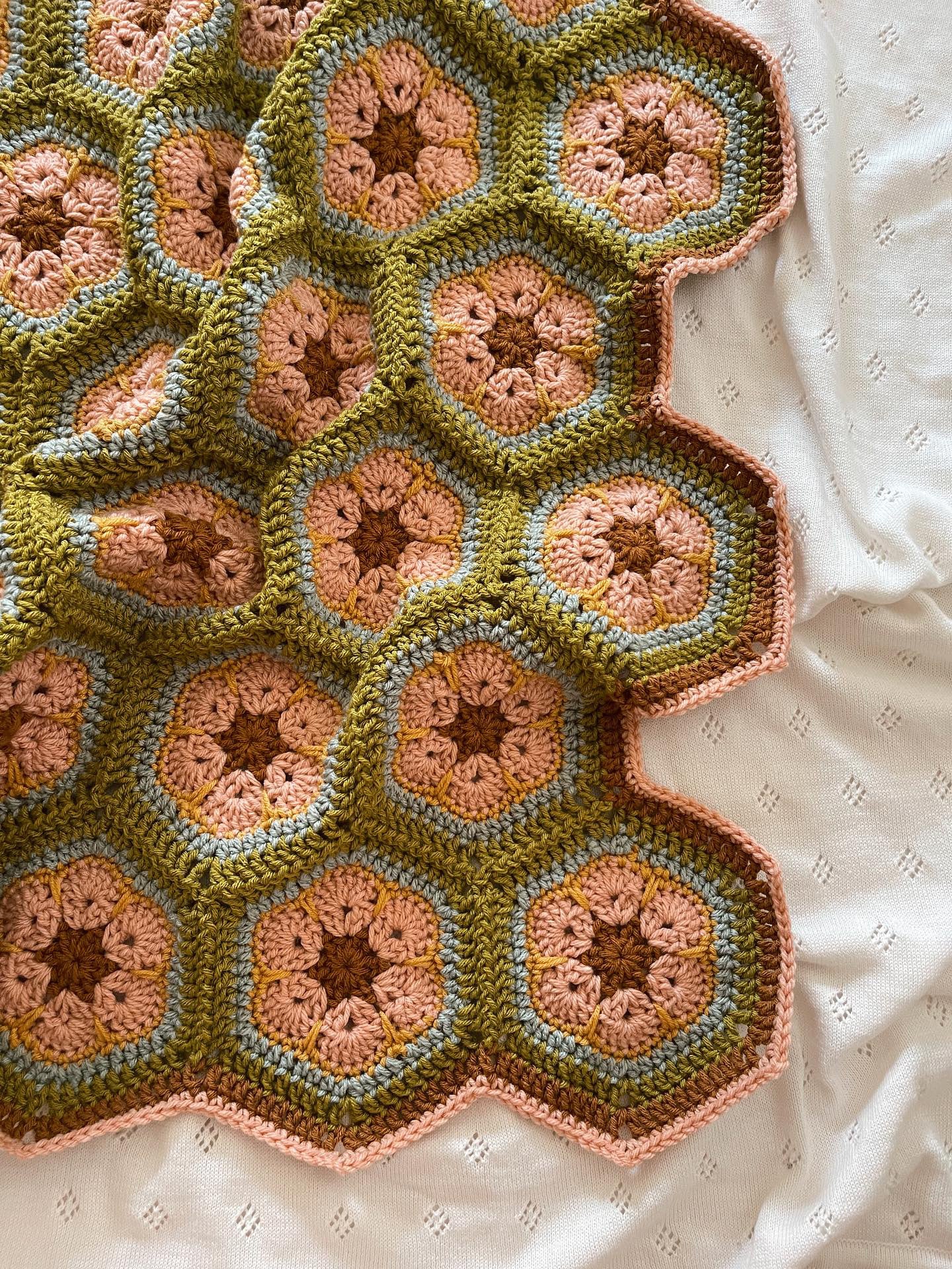 **PATTERN** Bloom Blanket Crochet Pattern PDF