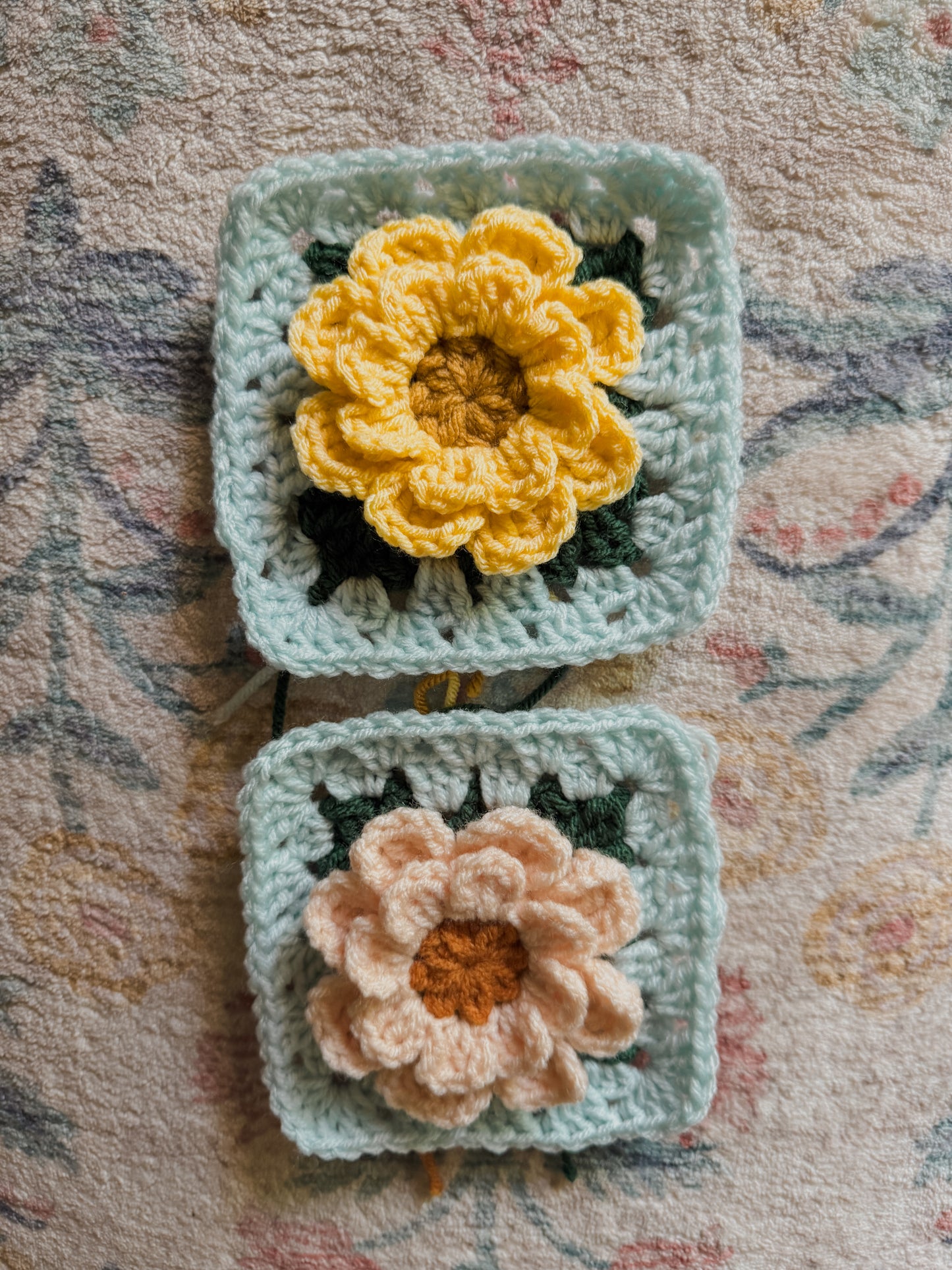 **PATTERN** Blossom Granny Square